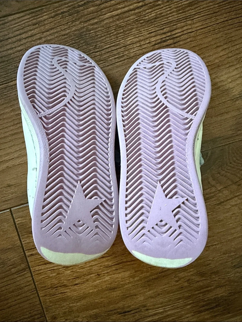 Golden Goose Kids Cream Sneakers with Pink Star and Light Gray Laces